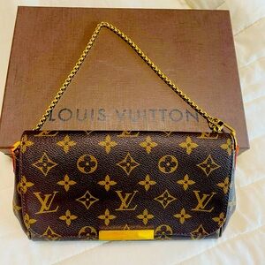 Louise Vuitton Monogram Favorite PM shoulder bag